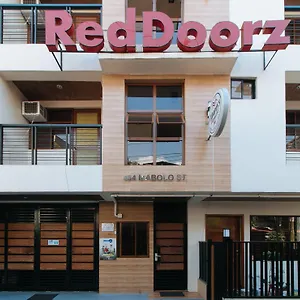 Reddoorz Near Uptown Bgc Mall Hotel